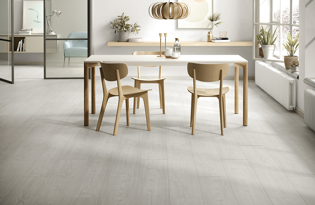 7aj-mistral-wood-xl-4v-room